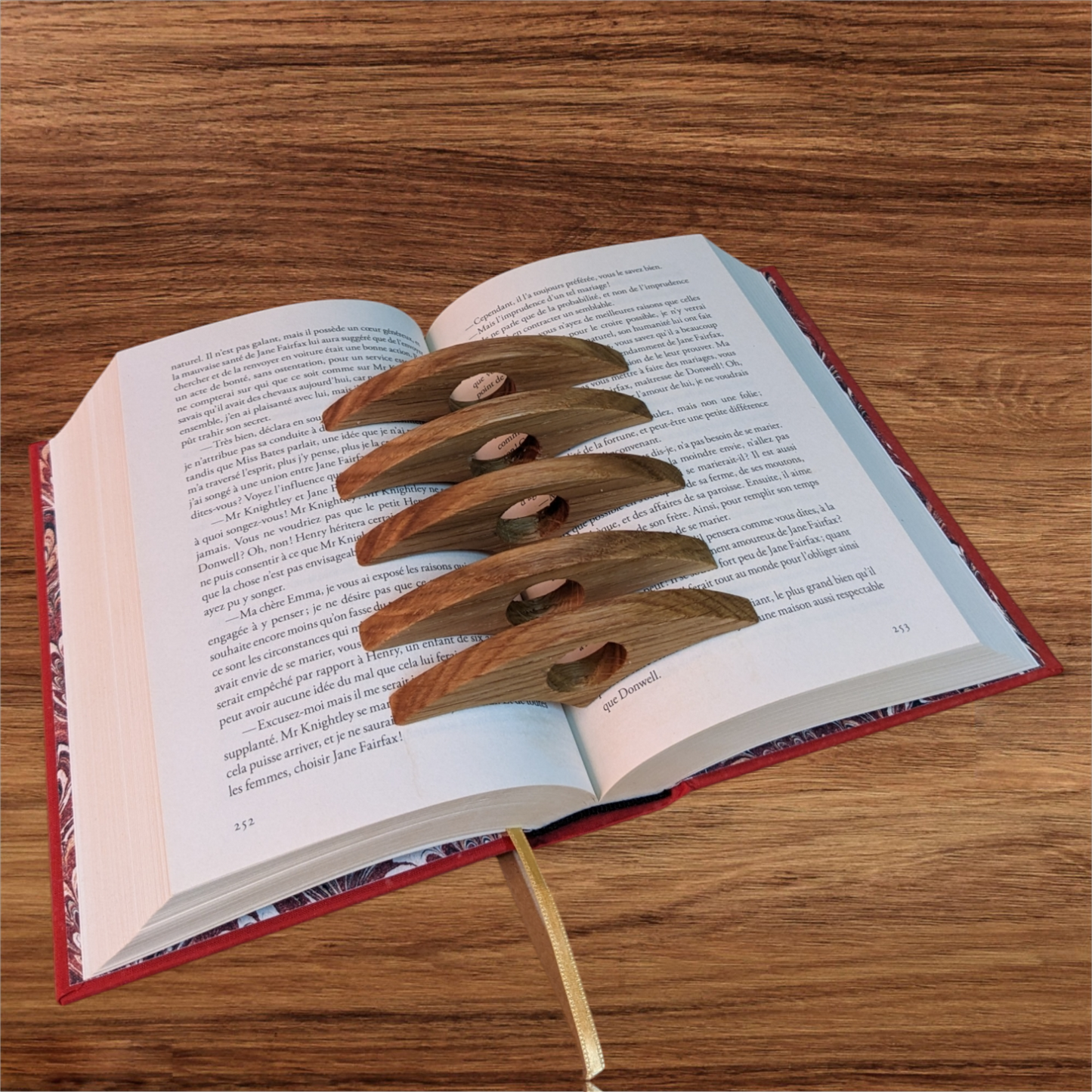 Bague de lecture en bois – Accessoire pratique et élégant pour vos livres